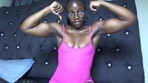 Ebony muscle girl cam