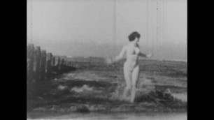 Girl and woman naked outside - Action in Slow Motion (1943)