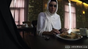 Arab Mom Sleep Hungry Woman Gets Food And Fuck